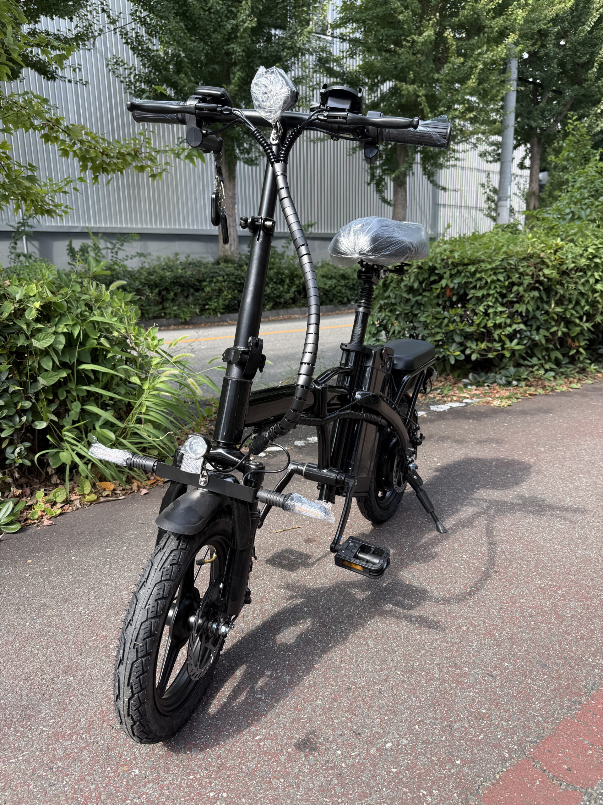【現品限り・傷あり】THOMAS ROAD 特定小型原付|ブラック(ツヤあり)訳あり車体【数量限定・特別価格】 - 画像 (2)